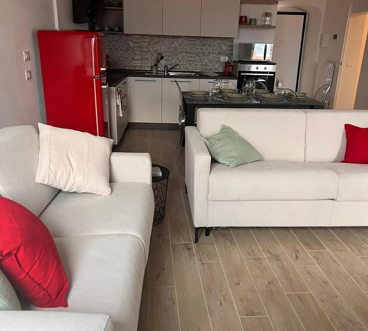 Apartment La Finestra Sul Garda Dreaming Holidays San Felice del Benaco