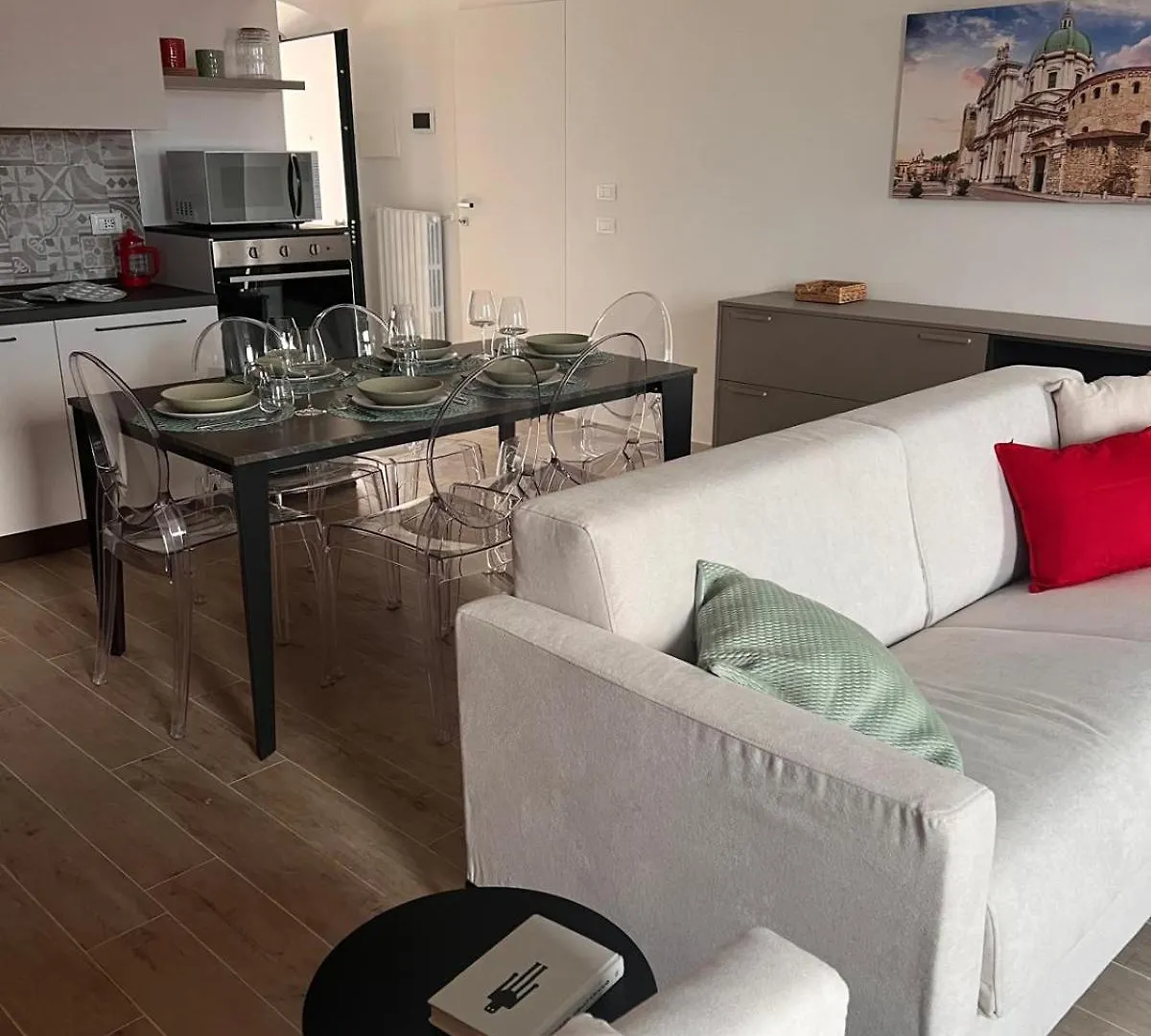 La Finestra Sul Garda Dreaming Holidays San Felice del Benaco 0*,  Italy
