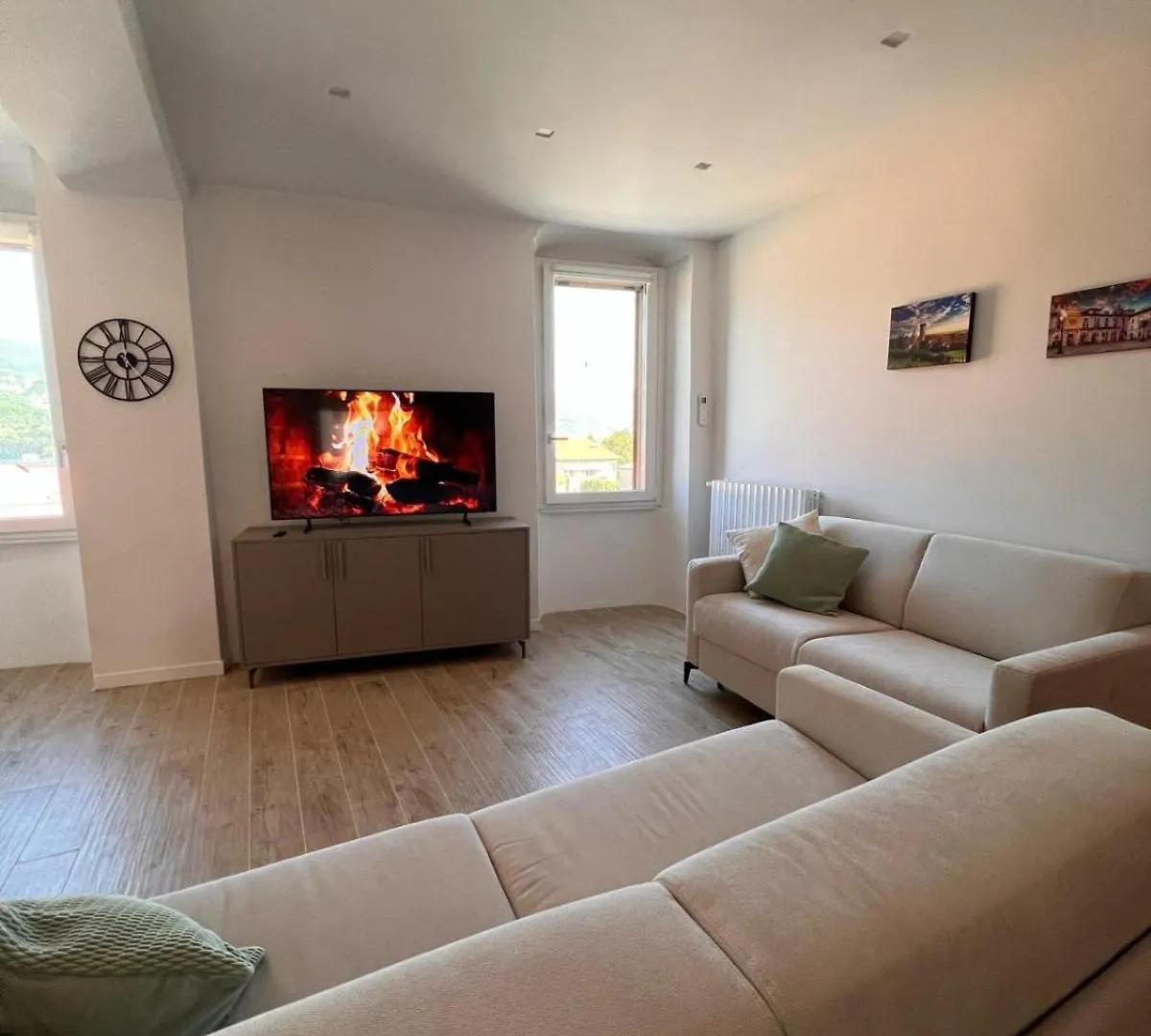 La Finestra Sul Garda Dreaming Holidays San Felice del Benaco 0*,  Italy