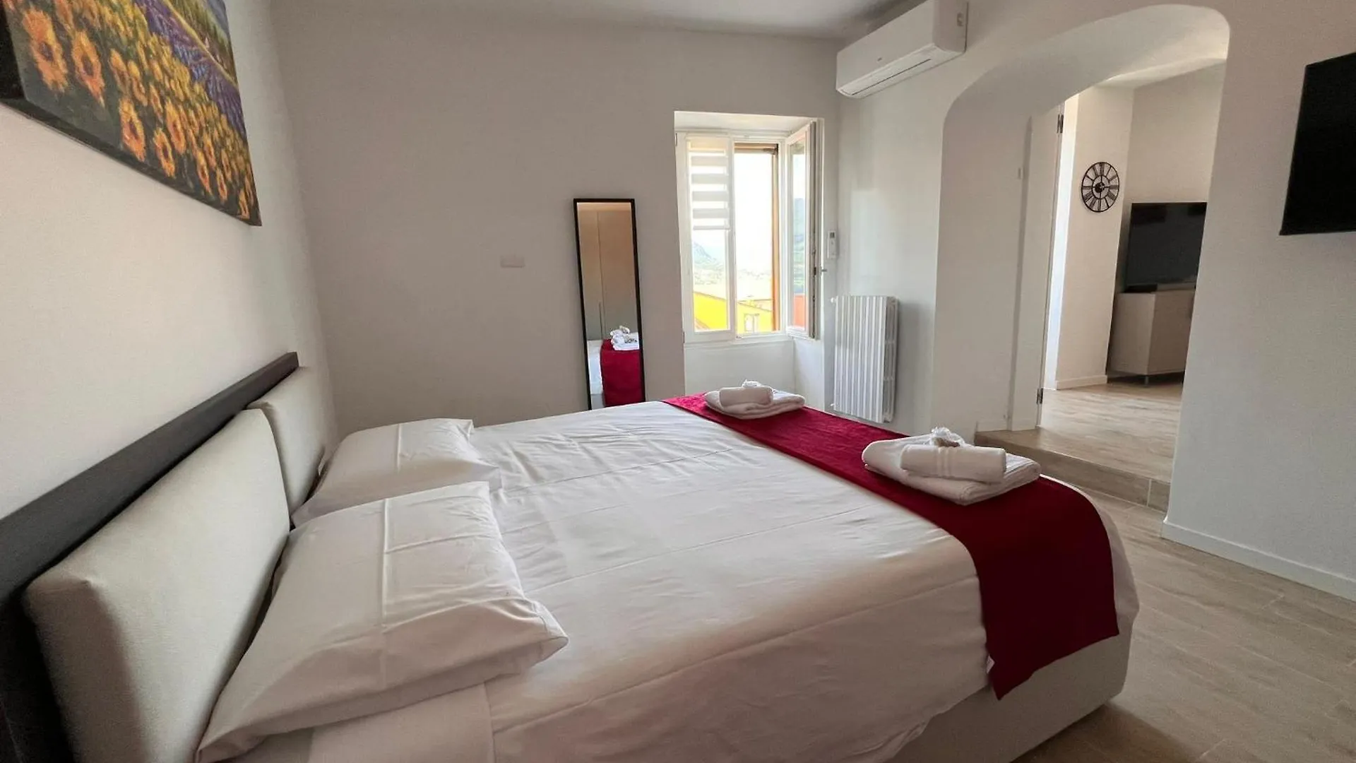 La Finestra Sul Garda Dreaming Holidays San Felice del Benaco 0*,  Italy