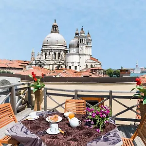  Apartment Dorsoduro Charme By Wonderful Italy Italien