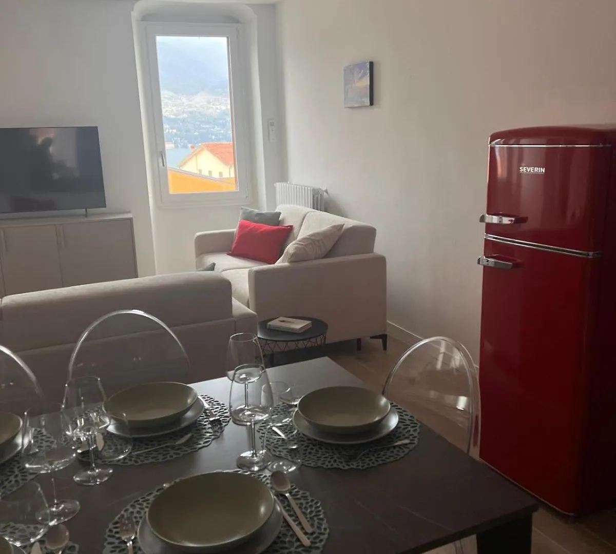 Apartment La Finestra Sul Garda Dreaming Holidays San Felice del Benaco