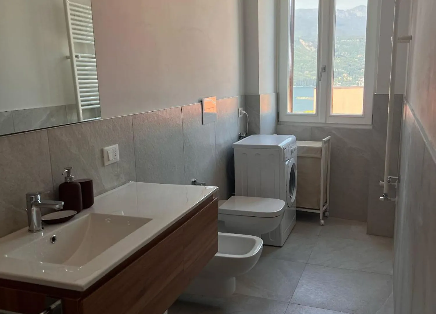 La Finestra Sul Garda Dreaming Holidays San Felice del Benaco Italien