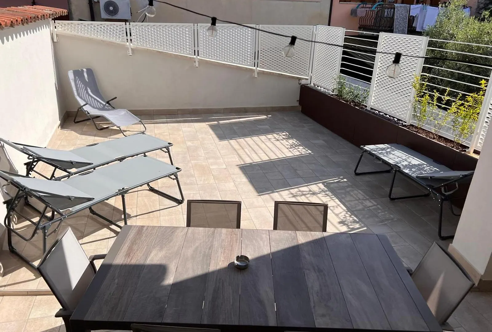 Apartment La Finestra Sul Garda Dreaming Holidays San Felice del Benaco Italien