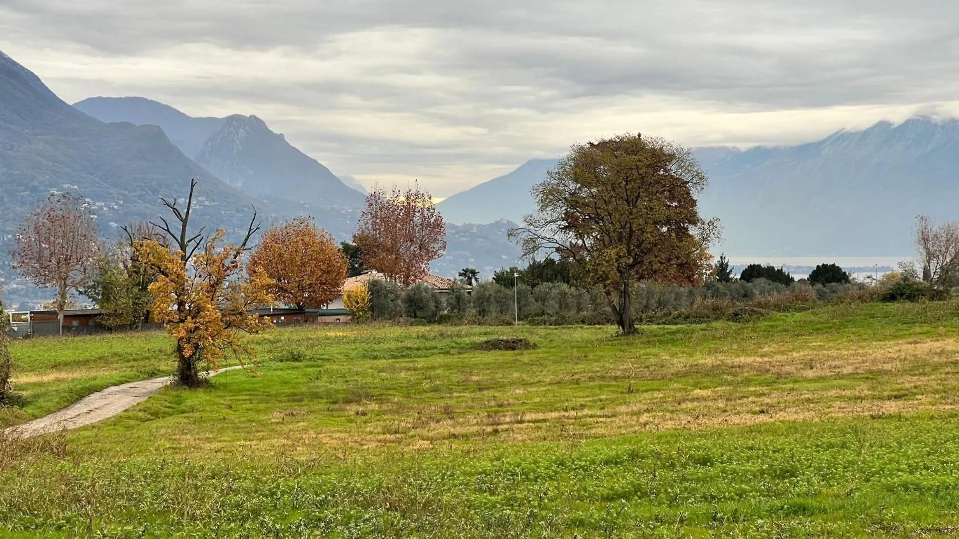 Apartment La Finestra Sul Garda Dreaming Holidays San Felice del Benaco